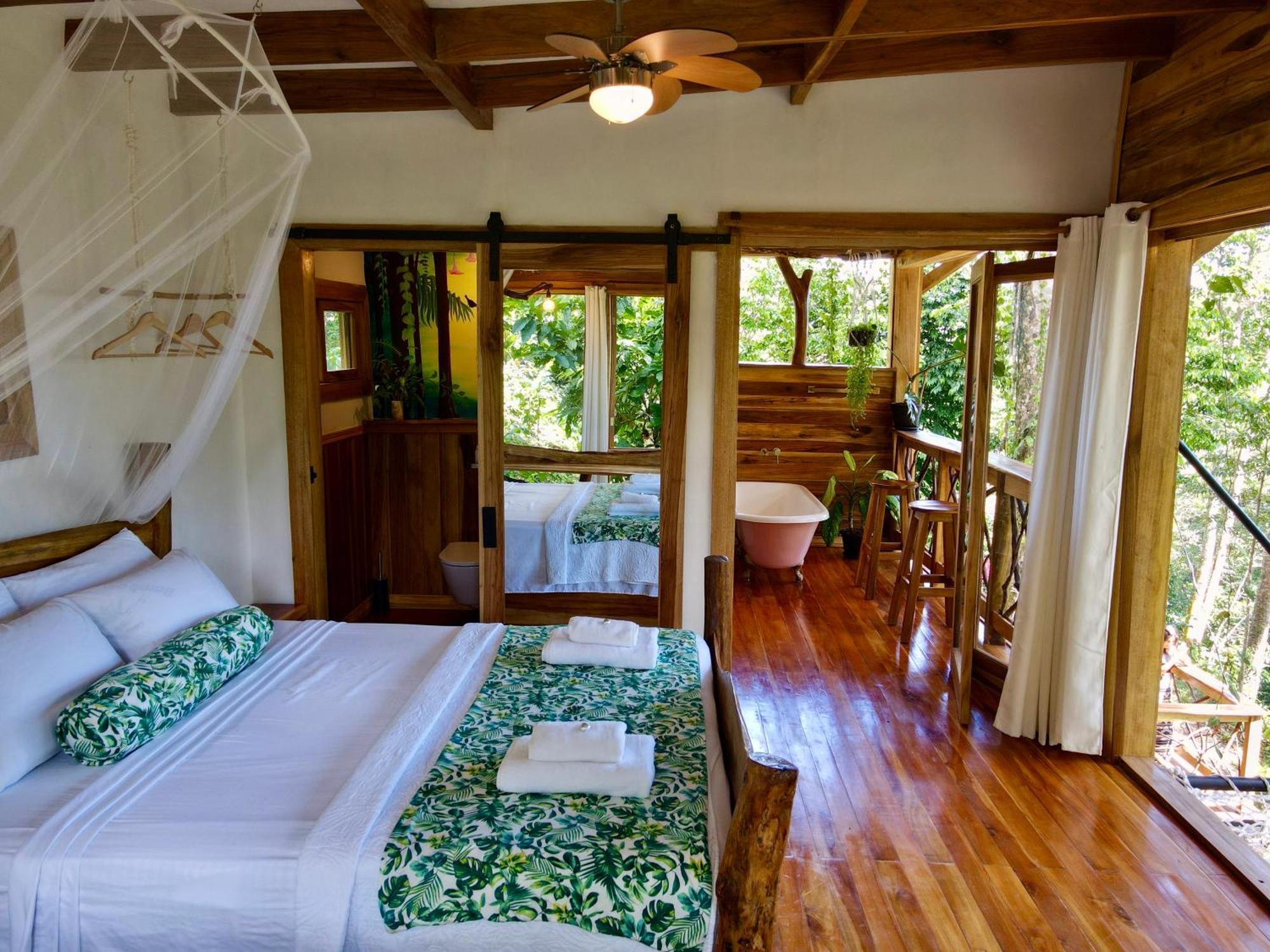 Jungle Spirit Treehouse Villa กาอุยตา ภายนอก รูปภาพ