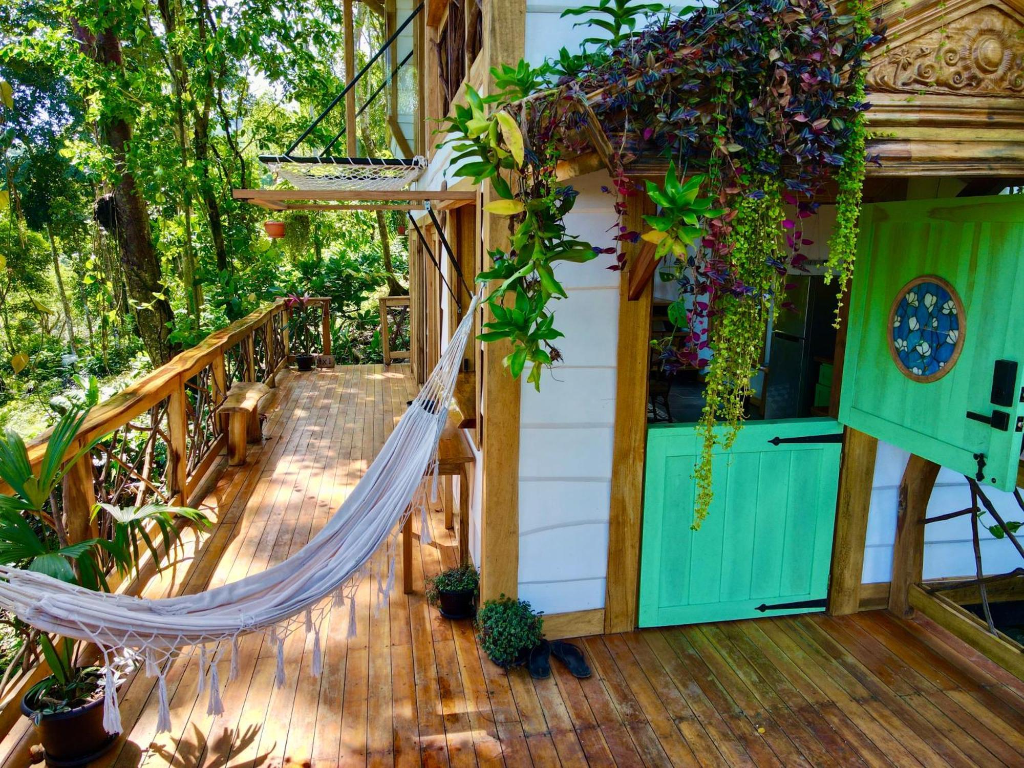 Jungle Spirit Treehouse Villa กาอุยตา ภายนอก รูปภาพ
