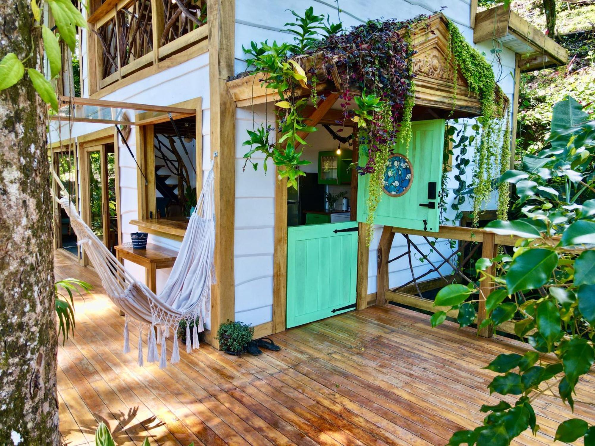 Jungle Spirit Treehouse Villa กาอุยตา ภายนอก รูปภาพ