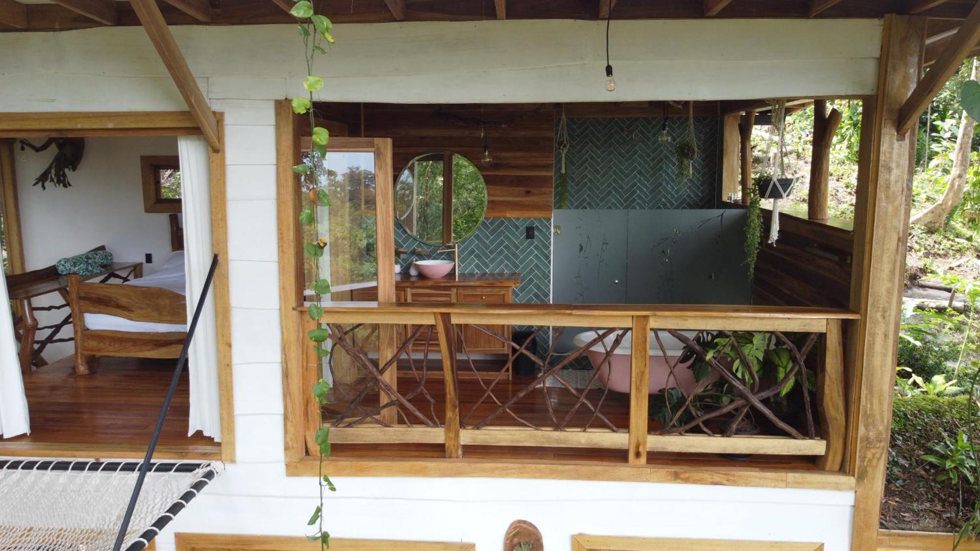 Jungle Spirit Treehouse Villa กาอุยตา ภายนอก รูปภาพ